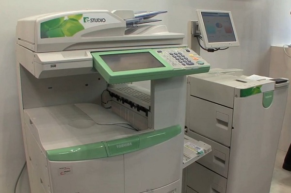 Принтер Toshiba, работающий со стираемыми чернилами