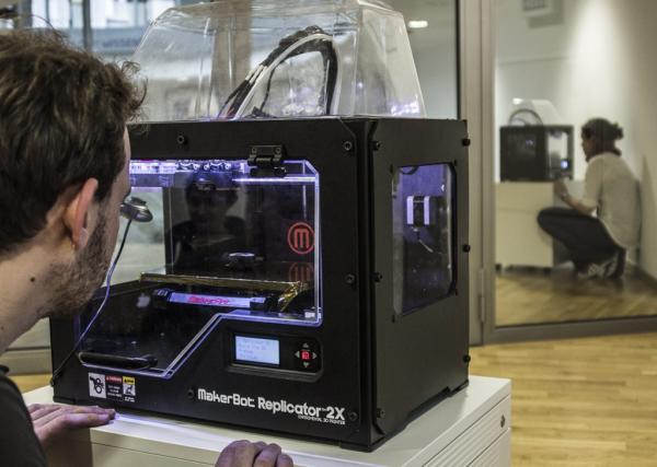 3D-принтер Makerbot Replicator 2Х